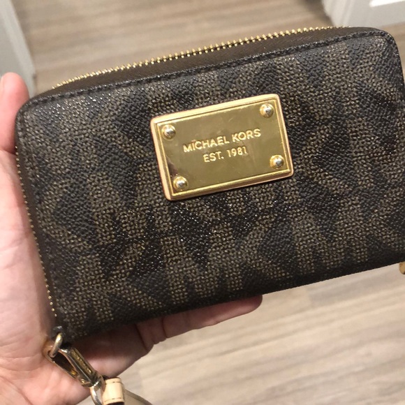 Michael Kors Handbags - Leather Wrislet